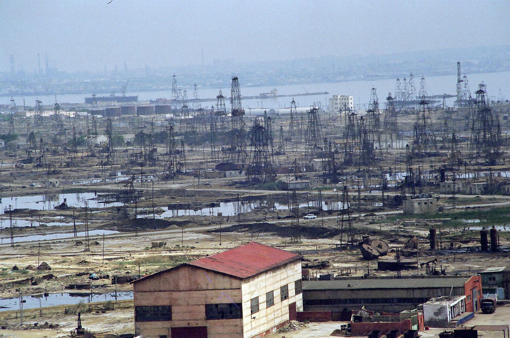 baki_oilfields2
